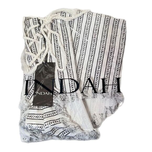 INDAH Vibe Lace Up Shorts - Picture 9 of 11